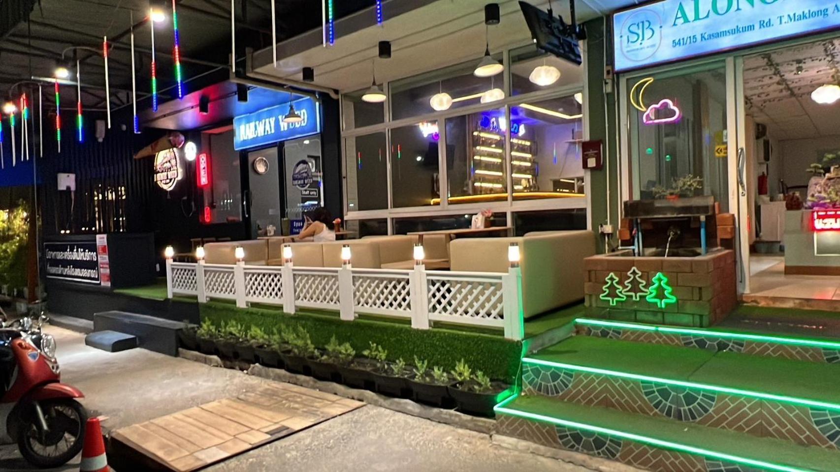 Alongkorn Hotel By Sb Samut Songkhram エクステリア 写真